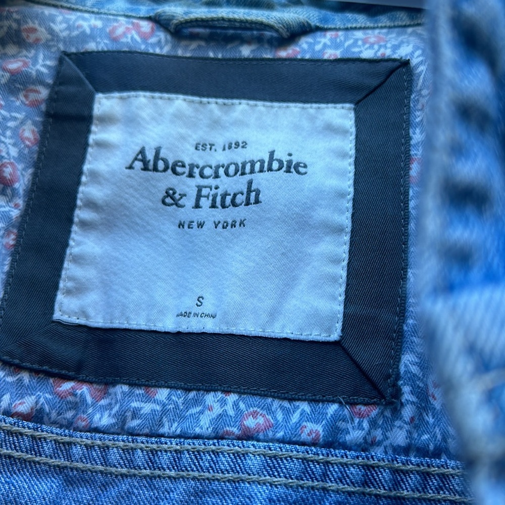 A&F Jean Jacket - Picture 3 of 10